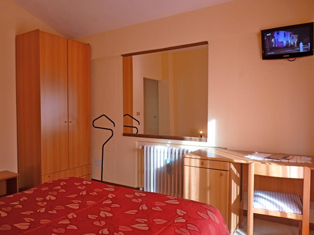 Hotel La Rosa Тельйо Номер фото