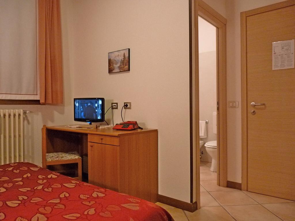 Hotel La Rosa Тельйо Номер фото