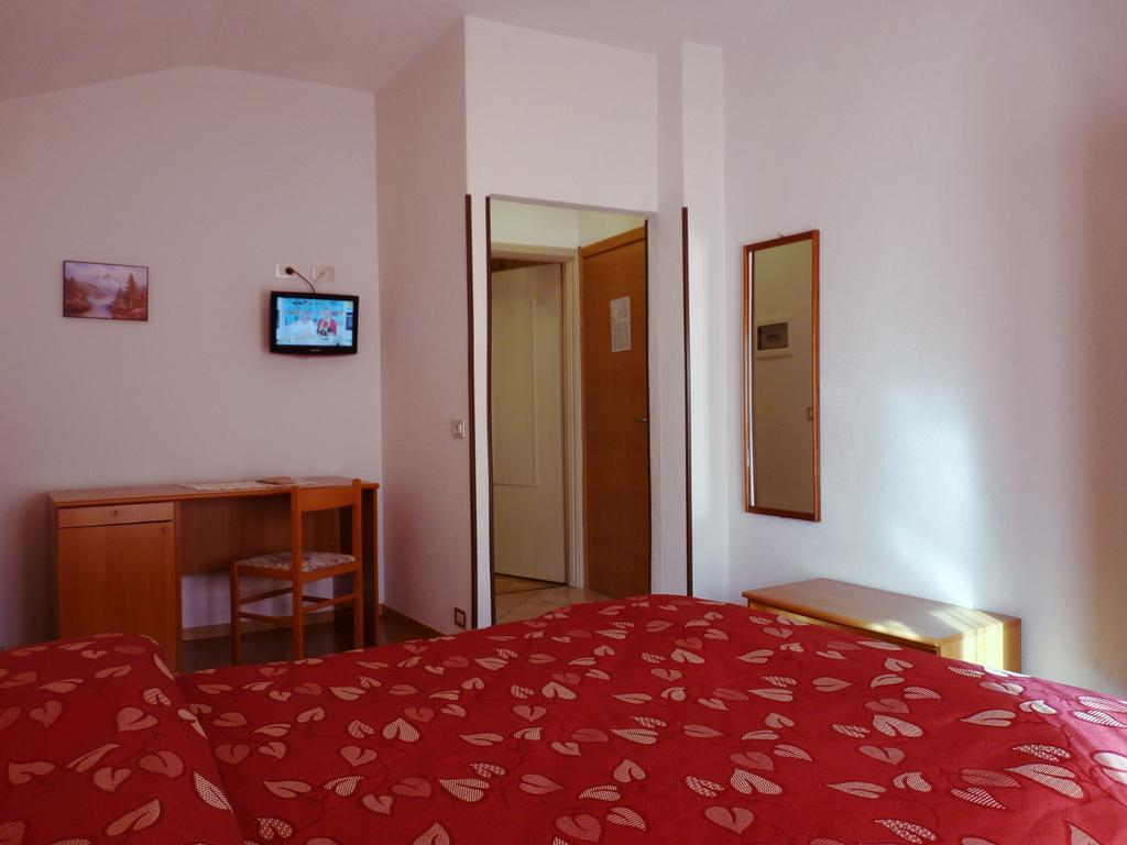 Hotel La Rosa Тельйо Екстер'єр фото