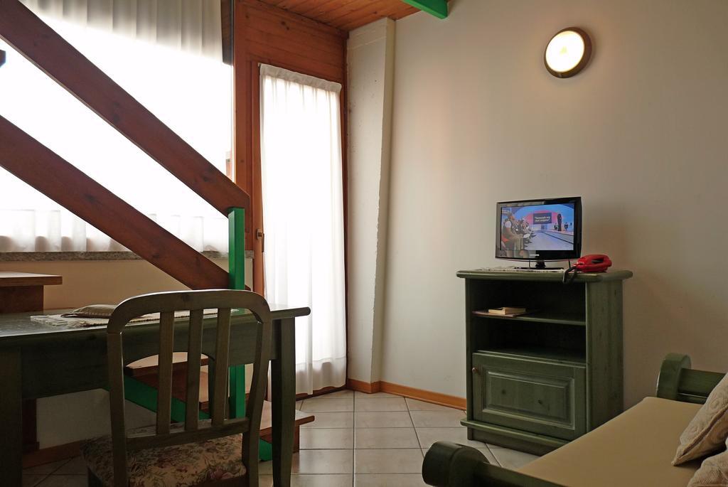 Hotel La Rosa Тельйо Екстер'єр фото