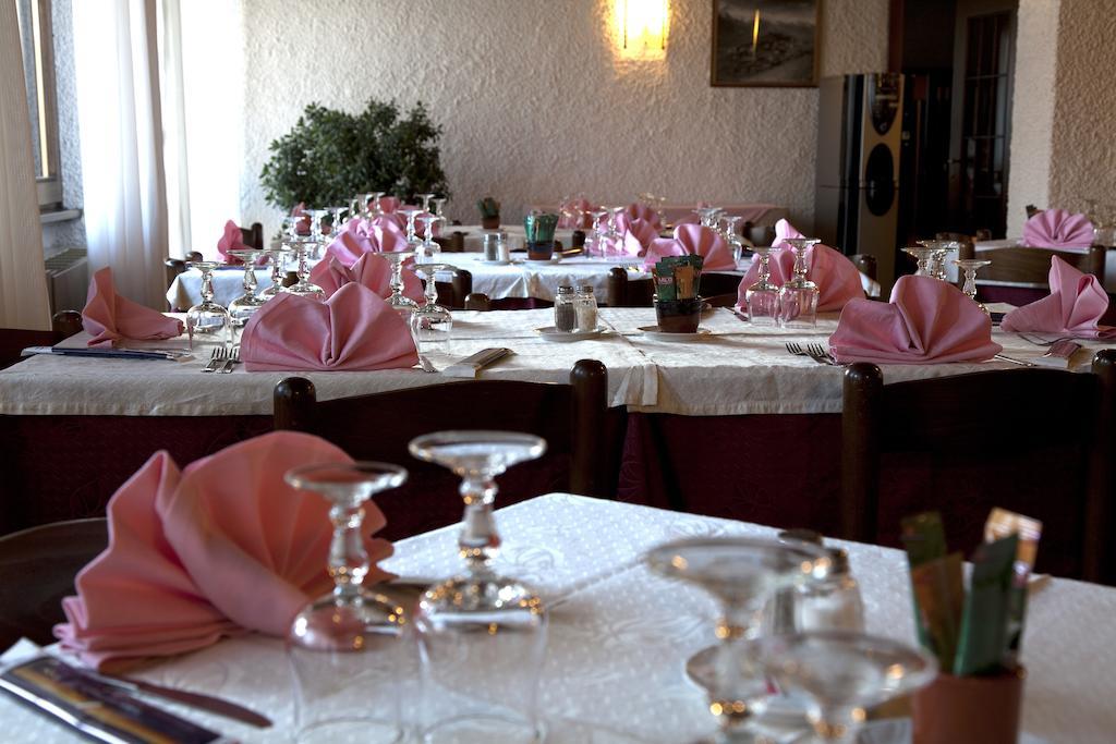 Hotel La Rosa Тельйо Екстер'єр фото