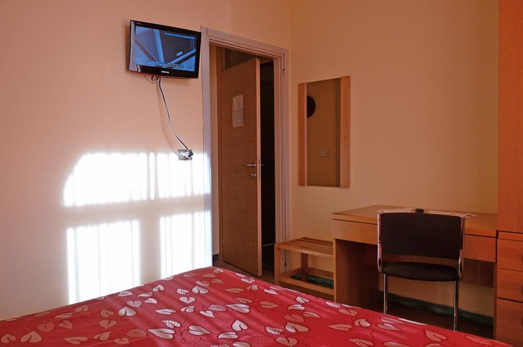 Hotel La Rosa Тельйо Екстер'єр фото