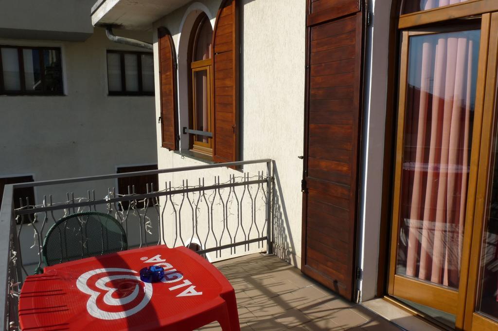 Hotel La Rosa Тельйо Екстер'єр фото