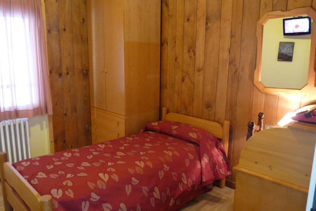 Hotel La Rosa Тельйо Екстер'єр фото