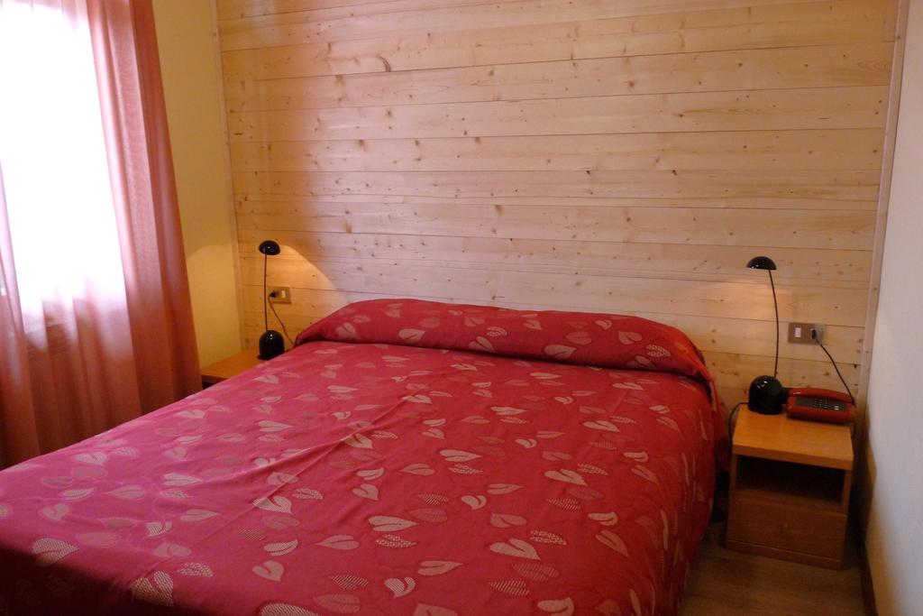 Hotel La Rosa Тельйо Екстер'єр фото
