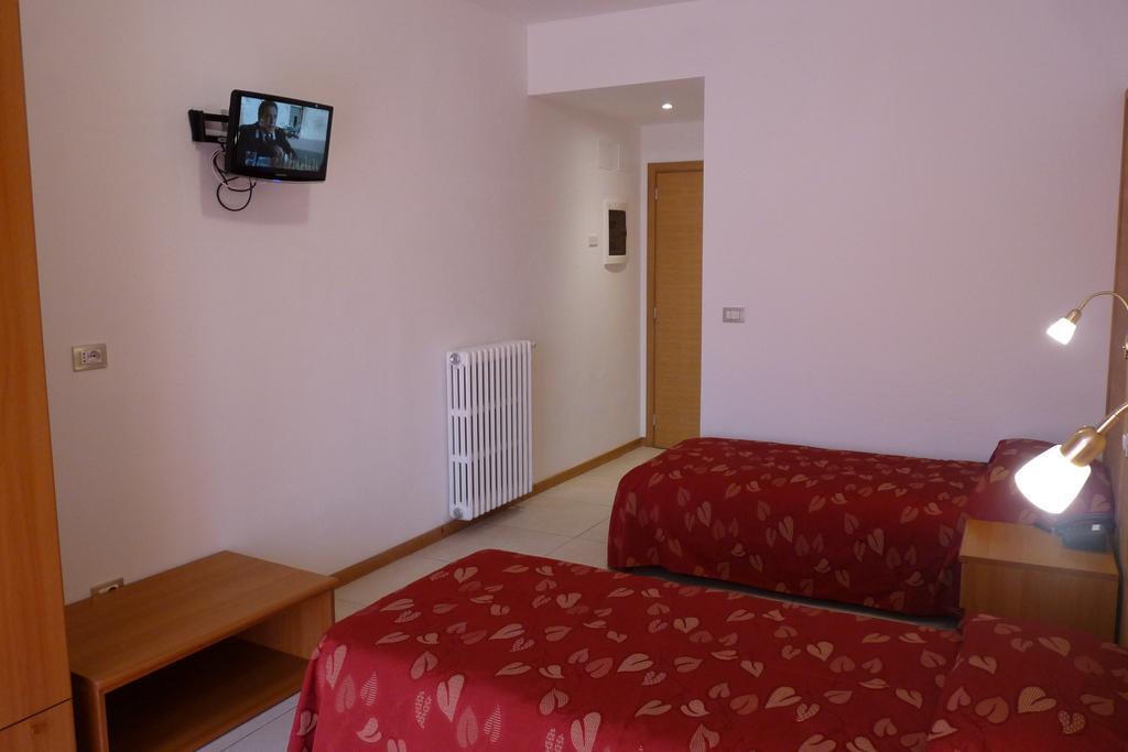 Hotel La Rosa Тельйо Екстер'єр фото